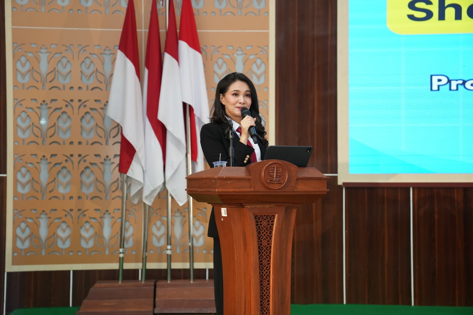 Ini Pesan Gubernur Malut di Acara Wisuda UT Ternate