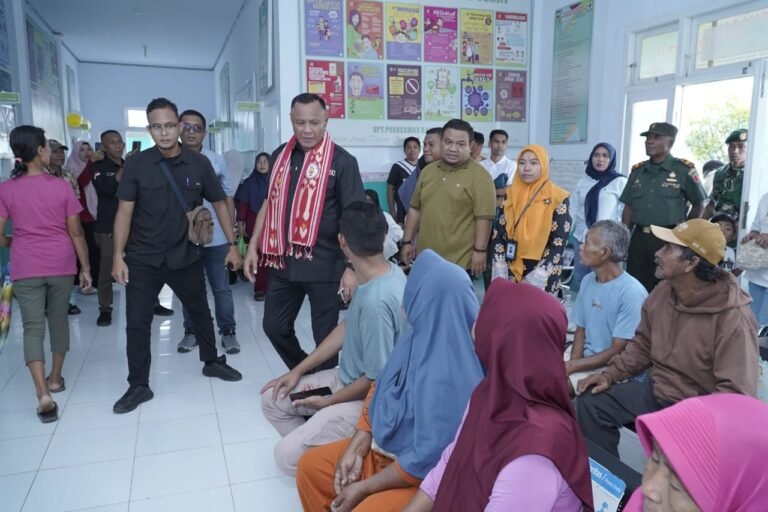 Hadiri Bakti Sosial IBI, Walikota: Bidan Memliki Peran Strategis Dalam Upaya Penurunan Angka Kematian Ibu dan Bayi