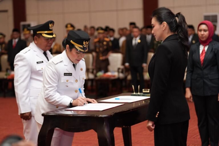 Sherly Tjoanda resmi Lantik Bupati-Wakil Bupati Pulau Taliabu 2025-2030
