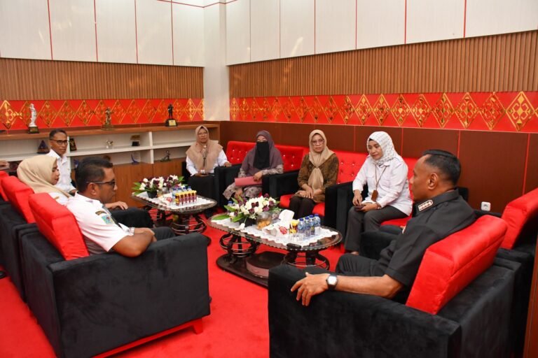 Pemda Dukung Pengobatan Gratis yang Dilaksanakan IBI Pemprov Malut dan Kota Tidore Kepulauan.