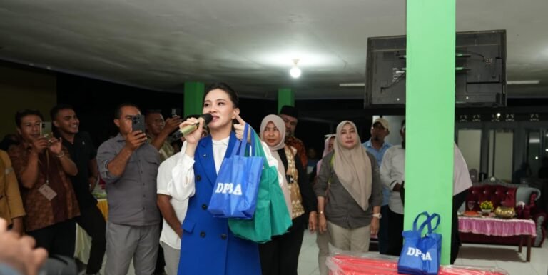 Sherly Tjoanda Berbagi Kasih dengan Anak Panti Asuhan Tarakani di Halmahera Utara