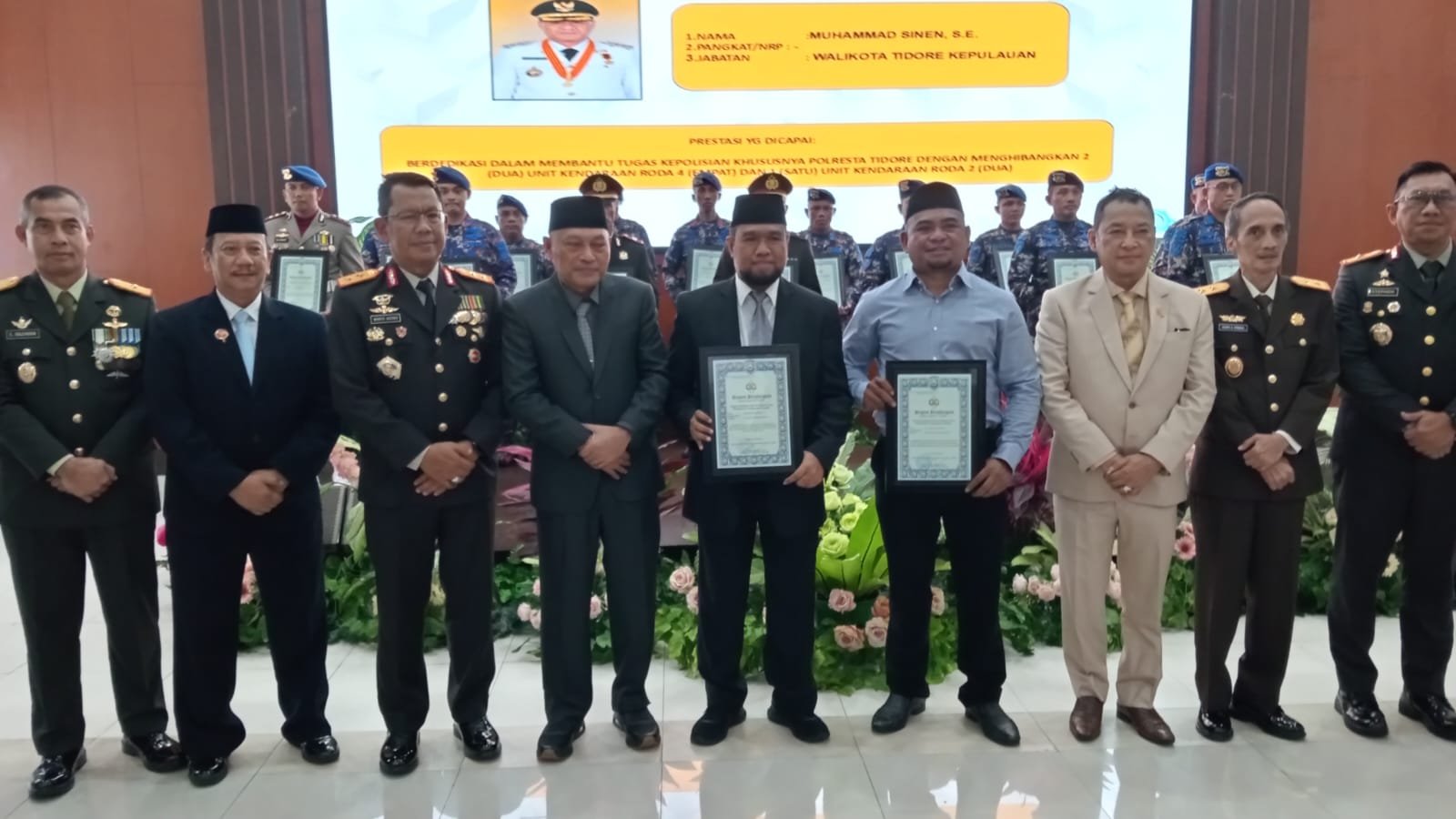 Walikota Tidore Mendapat Penghargaan Kendaraan Dari Polda Malut