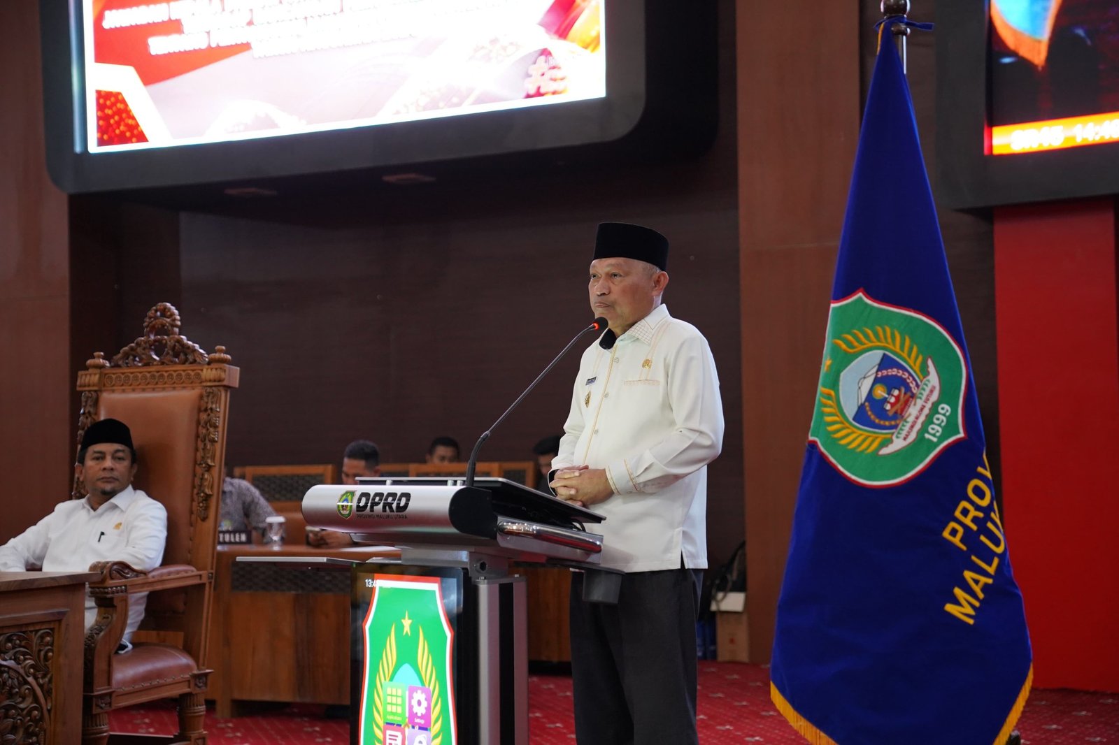 Wagub Sampaikan 7 Point Pokok Jawaban Atas Pandangan Fraksi DPRD Malut