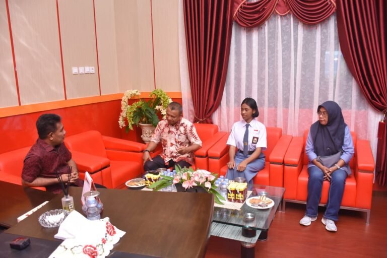 Wawali Terima Kunjungan Calon Paskibraka Tingkat Nasional Beatrix Missy