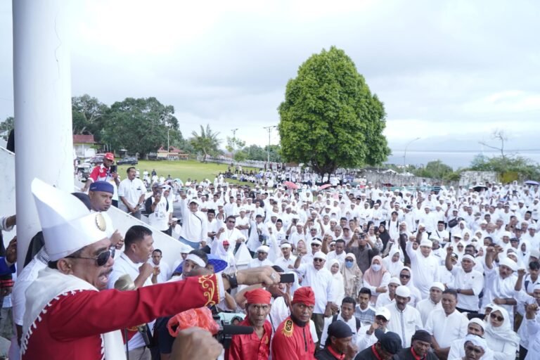 Menyikapi Wacana DOB Sofifi, Ribuan Warga Mendesak Sultan Untuk Bersikap