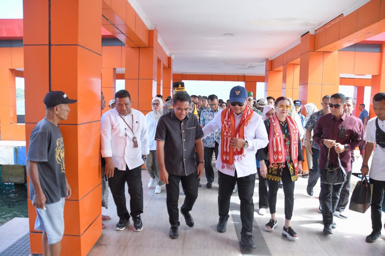 Kunjungi Tidore, Wamen Transmigrasi RI Dijemput Langsung Wakil Walikota Tidore Kepulauan