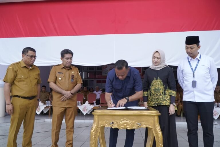 Tanda Tangani MoU Dengan PT Asuransi Jiwa Taspen, Walikota Ingatkan ASN Disiplin Dalam Bekerja