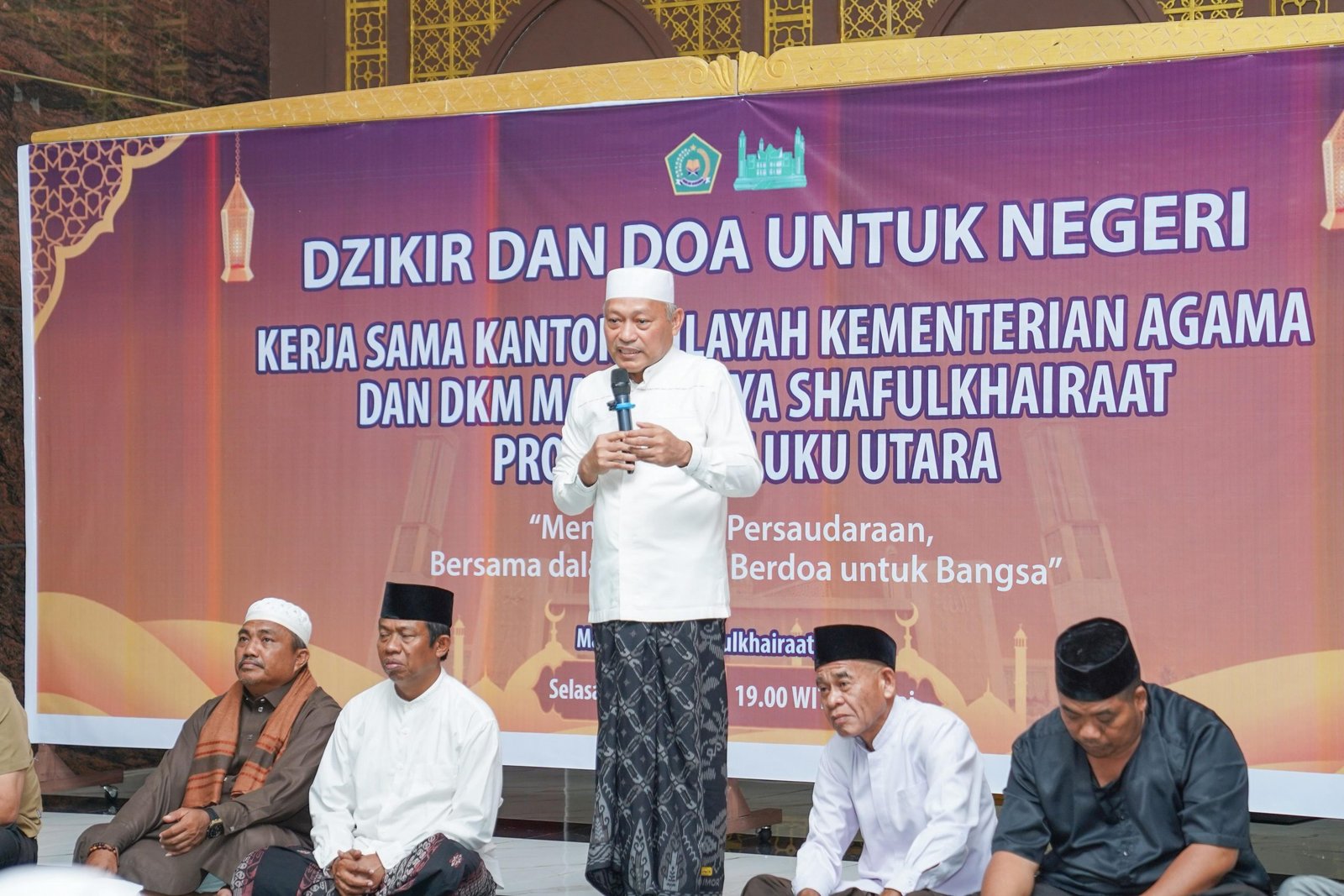 Sarbin Sehe Pimpin Dzikir dan Doa Kebangsaan di Maluku Utara