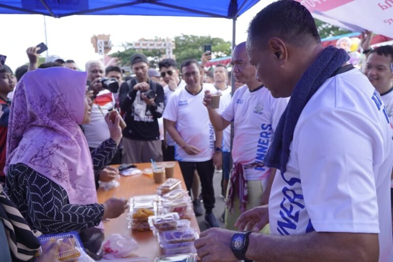 Walikota Kenalkan Salah Satu Koperasi Merah Putih Binaan Kejari Tidore Saat Fun Run Sport Tourism Adhyaksa