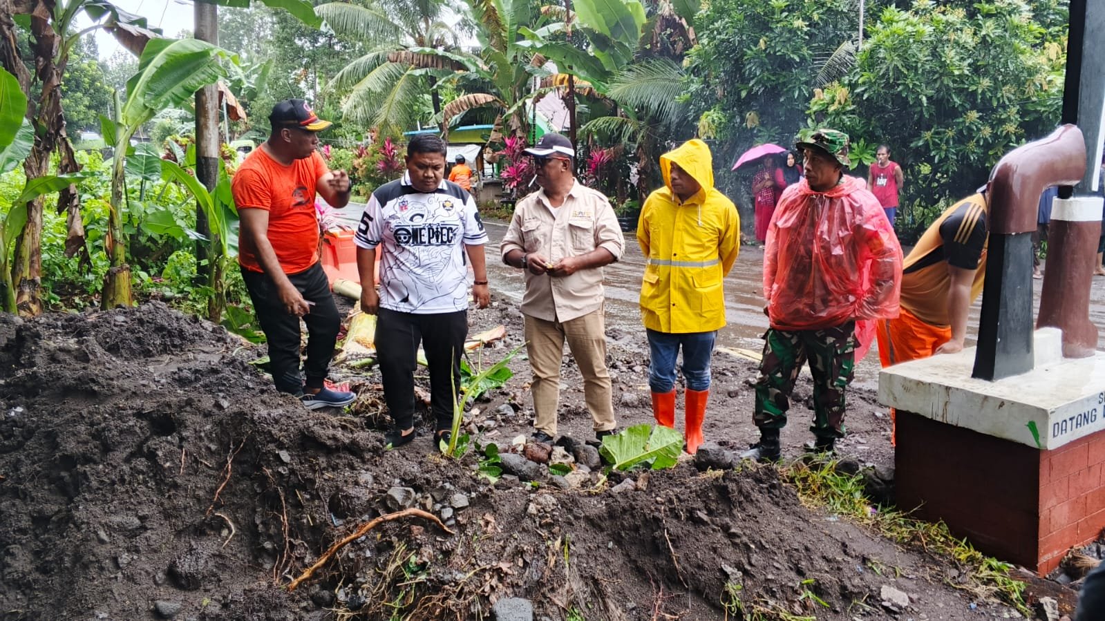 Begini Respon Ketua Komisi III DPRD Tikep, Kalak BPBD dan PU Saat Tinjau Lokasi Banjir di Bobo