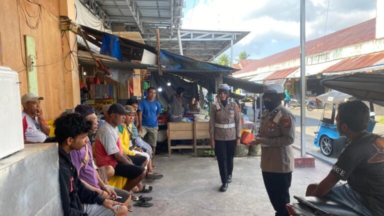 Lewat Program “Polantas Menyapa”, Pengemudi Bentor di Tidore Dapat Edukasi Keselamatan Jalan