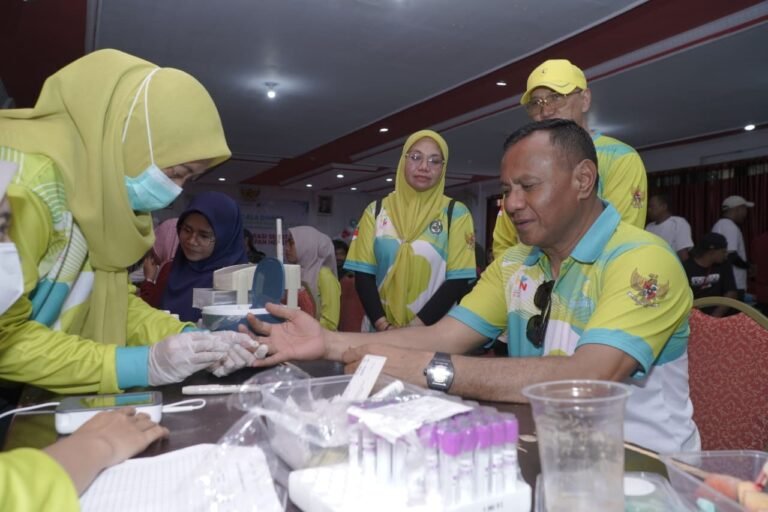 Peringati HKN ke-61, Pemkot Tidore Gelar Pemeriksaan Kesehatan Gratis