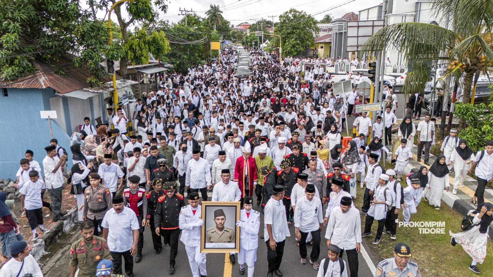 Suka Cita dan Haru Menyelimuti Penyambutan Gelar Kehormatan Pahlawan Nasional Sultan Zainal Abidin Syah di Tidore