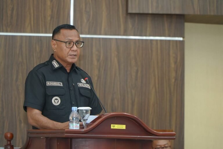 Hadiri Paripurna Penyampaian Ranperda APBD Tahun 2025, Walikota Tegaskan Komitmen Pemda Dalam Transparansi Keuangan