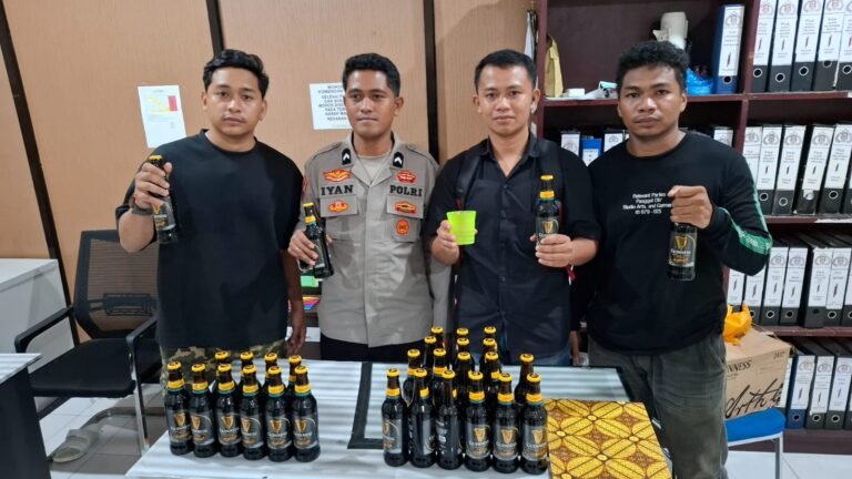 Berantas Penyakit Masyarakat, Satgas Ops Pekat Amankan Puluhan Miras di Bukit Durian