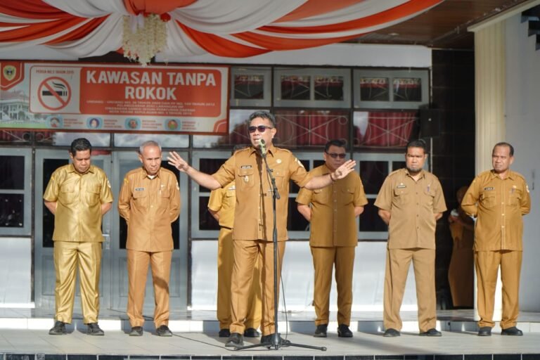 Wawali Ingatkan ASN Disiplin Serta Memberikan Bantuan 1 Unit Bus Sekolah Saat Pimpin Apel Gabungan