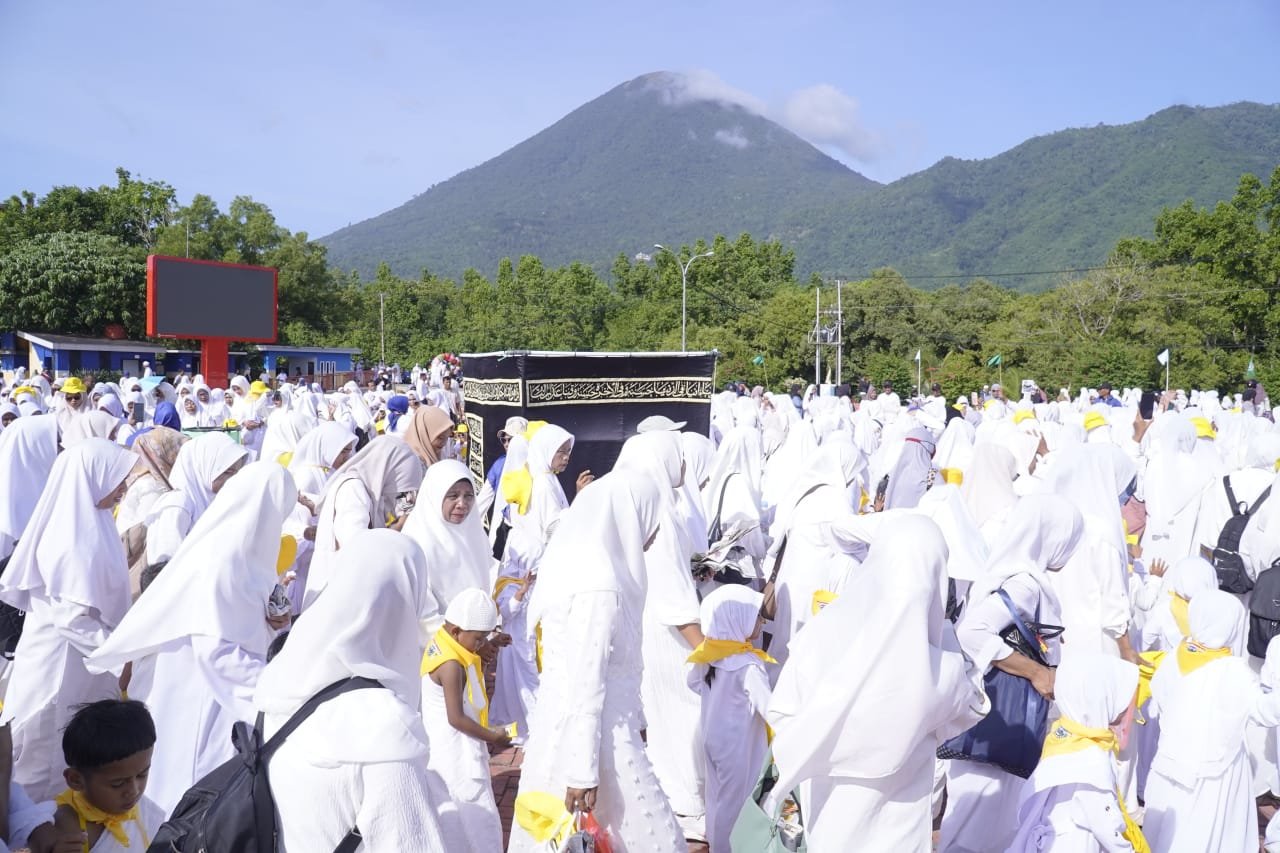 Ribuan Siswa Mengikuti Kegiatan Manasik Haji, Wawali: Tingkatkan Nilai Islam dan Haji sejak Dini