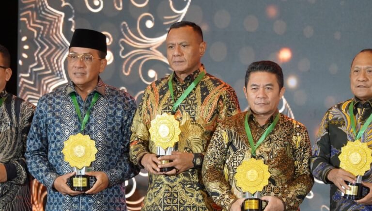 Raih Penghargaan UHC Award Kategori Madya Tahun 2026, Muhammad Sinen Teargetkan Kedepannya 95 Persen