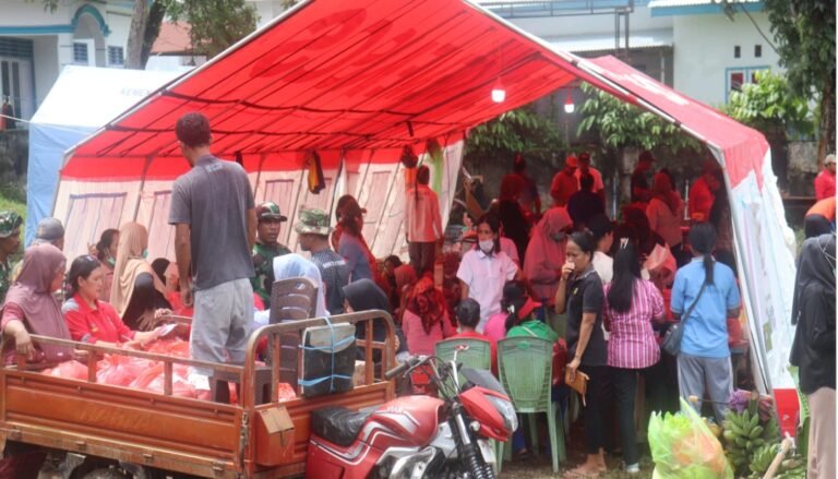 Gotong Royong Tanpa Henti, Penanganan Banjir dan Longsor Halbar Terus Dikebut