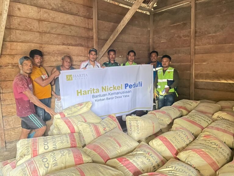 Peduli Korban Banjir Desa Yaba, Harita Nickel Salurkan Bantuan Logistik Bahan Bangunan