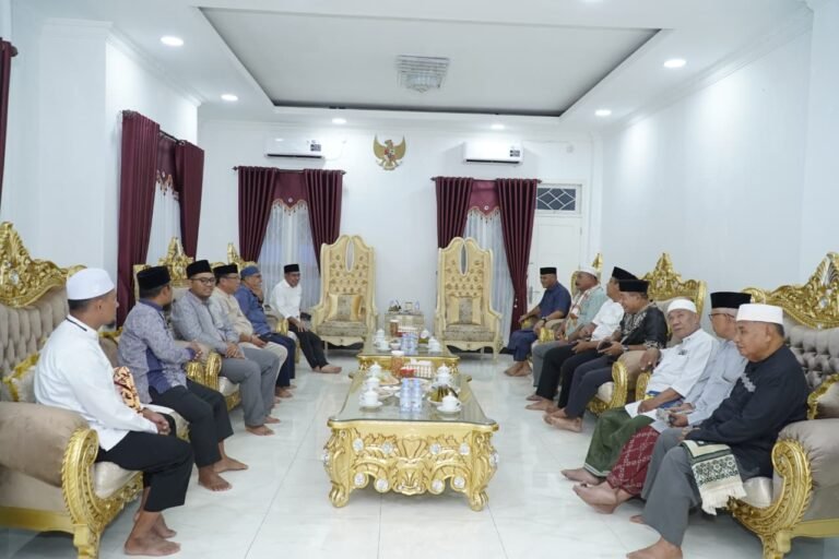 Mempererat Tali silaturahmi, Wali Kota dan Wakil Wali Kota Tidore Gelar Acara Buka Puasa Bersama Forkopimda