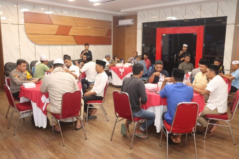Polresta Tidore Gelar Buka Puasa Bersama Kwatak