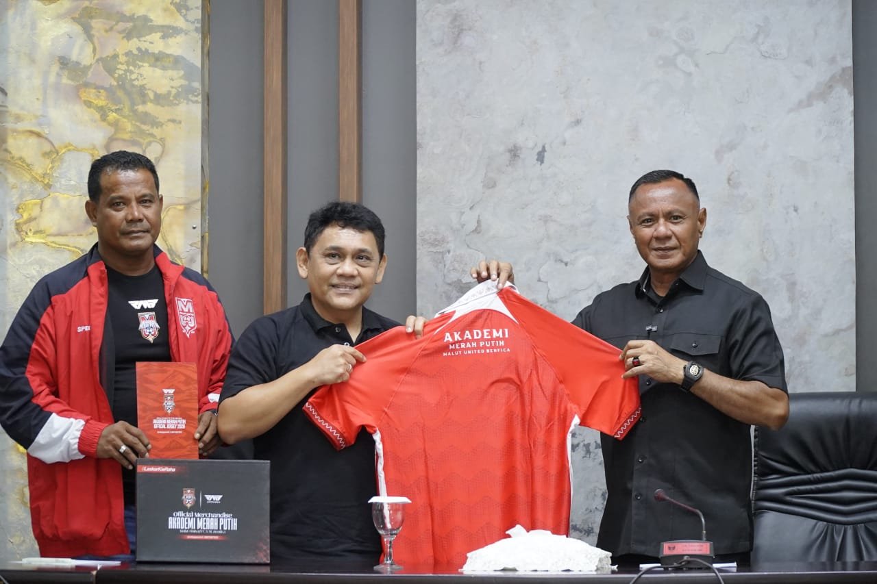 Walikota Tidore Apresiasi Pemain EPA Liga I Malut United yang Berhasil Juarai Super League