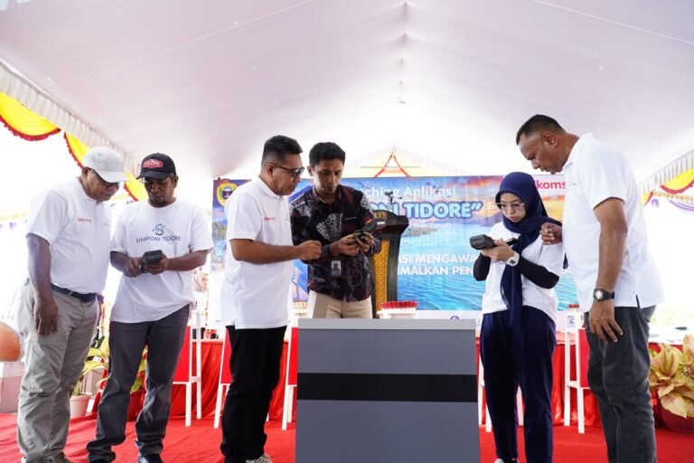 Muhamad Sinen Dengan Resmi Launching Aplikasi Simponi Tidore
