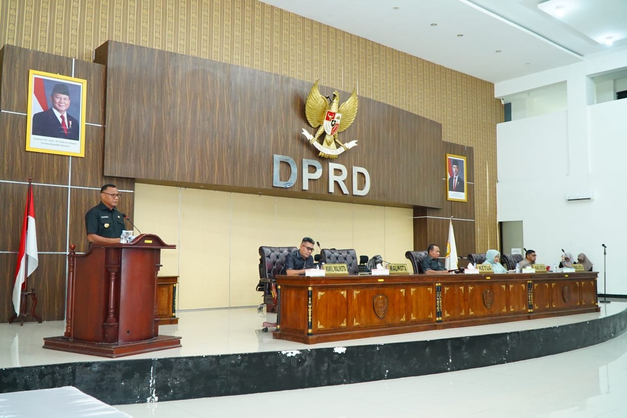 Secara Resmi Walikota Sampaikan Ranperda Pertanggung Jawaban APBD Tahun 2025