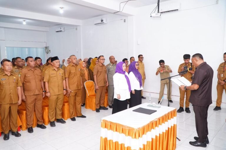 Walikota Secara Resmi Mengukuhkan Tim Pembina Posyandu Kota Tidore Kepulauan