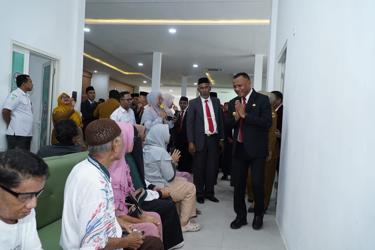 Muhammad Sinen Meresmikan Gedung Poliklinik RSD Kota Tidore Kepulauan