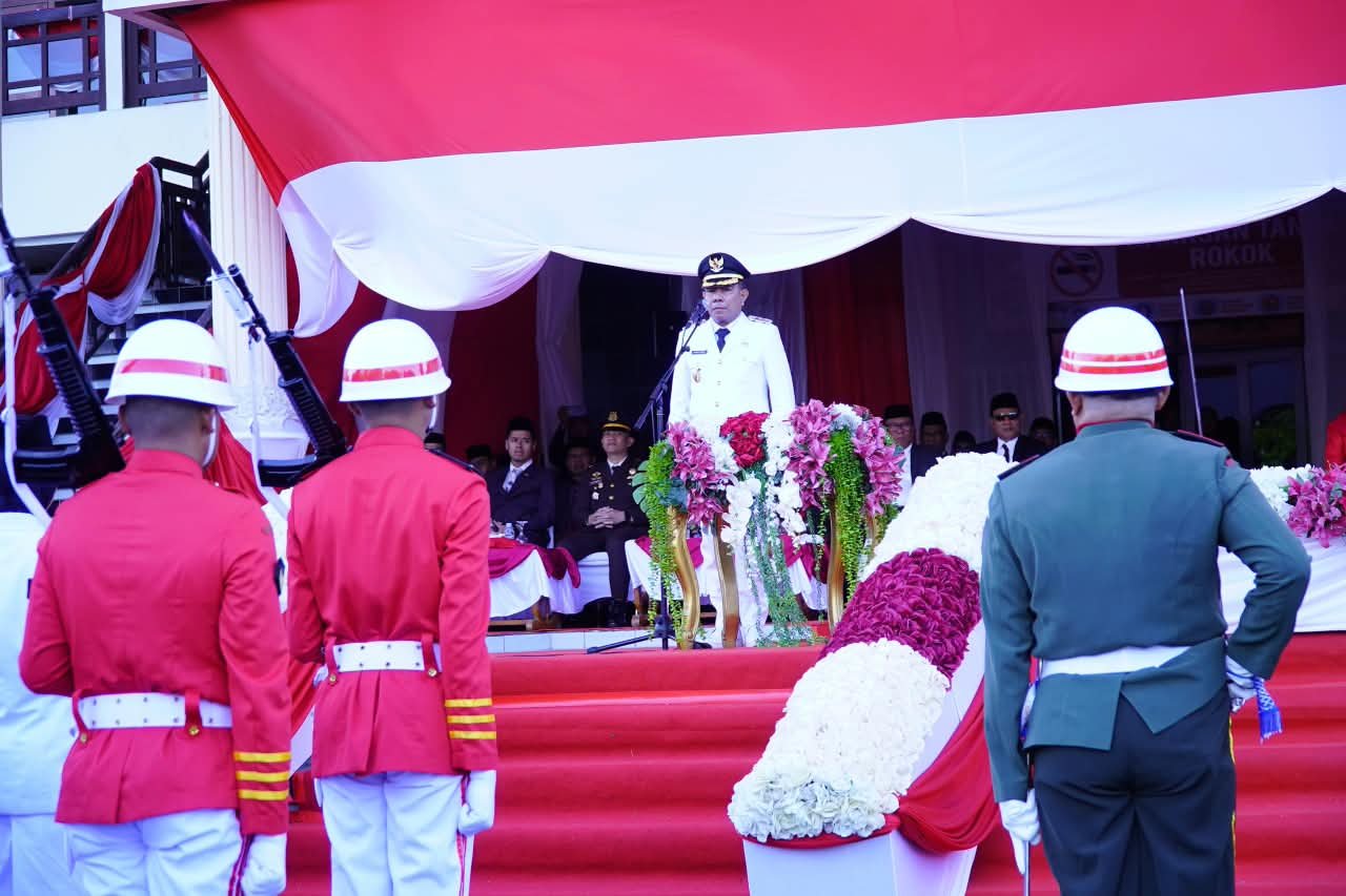 Wawali Pimpin Upacara Penurunan Bendera Merah Putih Dalam Rangka HUT RI ke 81