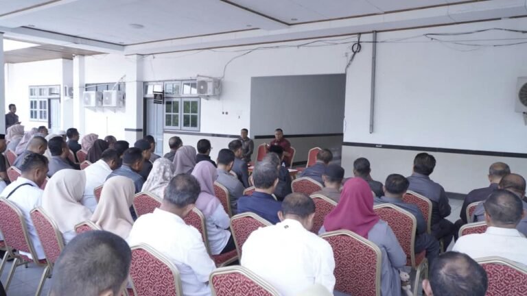 Wali Kota Tidore Kepulauan Pimpin Langsung Rapat Evaluasi Tegaskan Disiplin ASN
